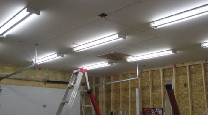 Garage belysning: funktioner, krav och potentiella system